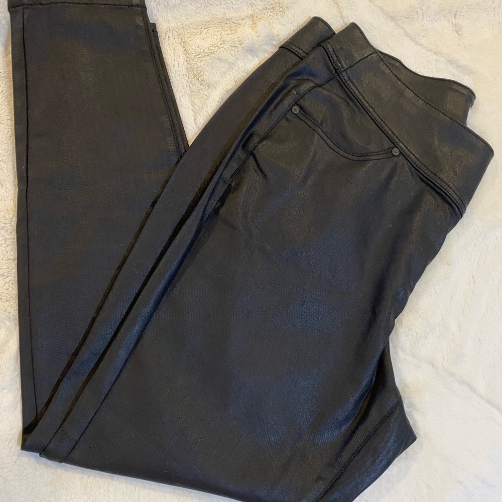 Gorgeous Black Coated jean/jegging (beautiful high shine)!